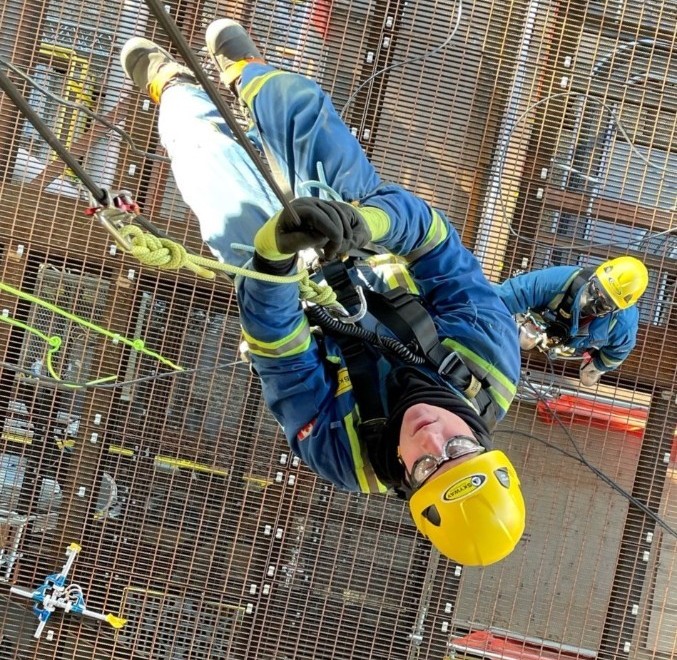 Rope-access-crew-at-IPL-2-1